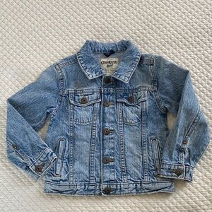 OshKosh B’gosh Toddler medium wash Denim Jacket Snap Front Size 4T trucker style